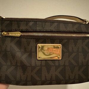 Micheal Kors clutch